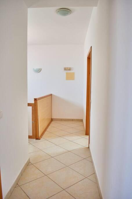 Apartamento T3 Encantador Com Piscina Wifi E Perto De Praia Санта-Мария Экстерьер фото