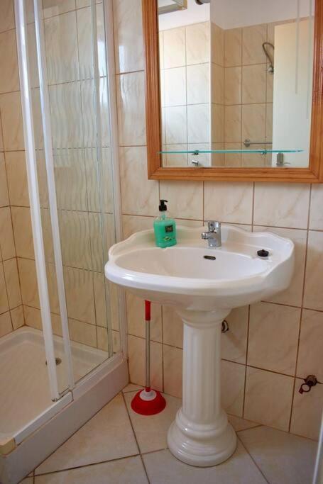Apartamento T3 Encantador Com Piscina Wifi E Perto De Praia Санта-Мария Экстерьер фото