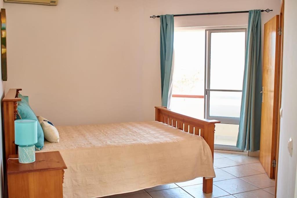 Apartamento T3 Encantador Com Piscina Wifi E Perto De Praia Санта-Мария Экстерьер фото