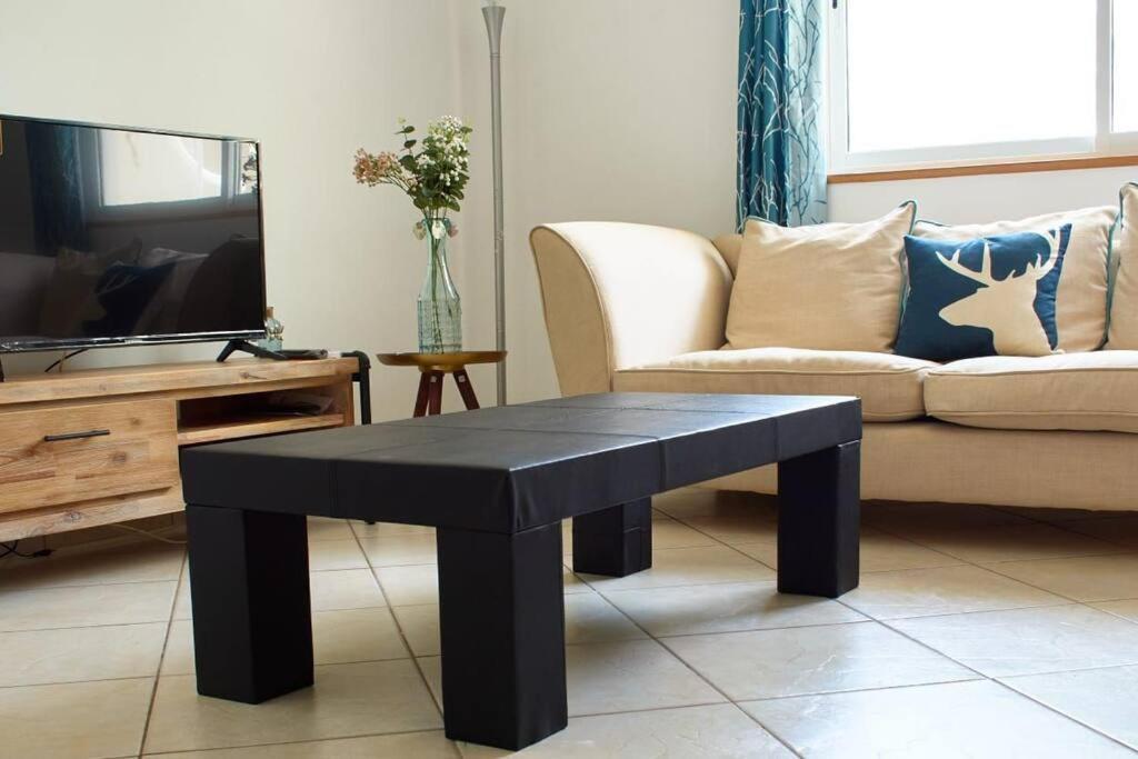 Apartamento T3 Encantador Com Piscina Wifi E Perto De Praia Санта-Мария Экстерьер фото